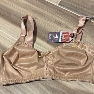 Bali Women's Satin Finish Bra in Nude